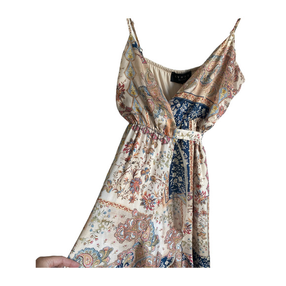 Lynne Patch Floral Dress - Picture 3 of 5